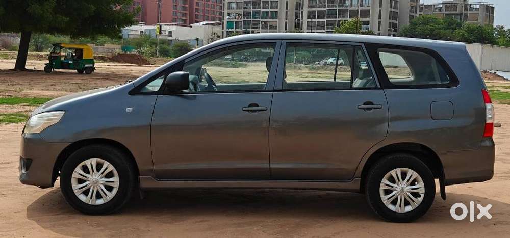 Toyota Innova 2.5 G (diesel) 8 Seater Bs Iv, 2013, Diesel