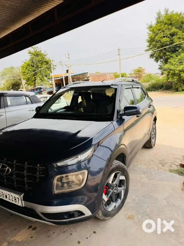 Hyundai Venue 2021 Petrol Well Maintained