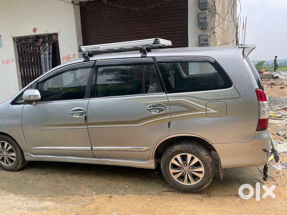 Toyota Innova 2015
