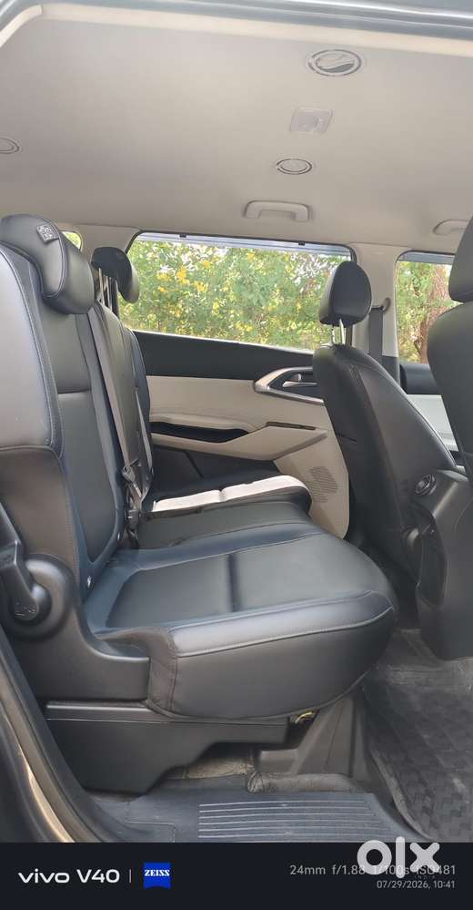 Kia Carens G 1.5 6mt Premium (o) 7-seater, 2025, Petrol