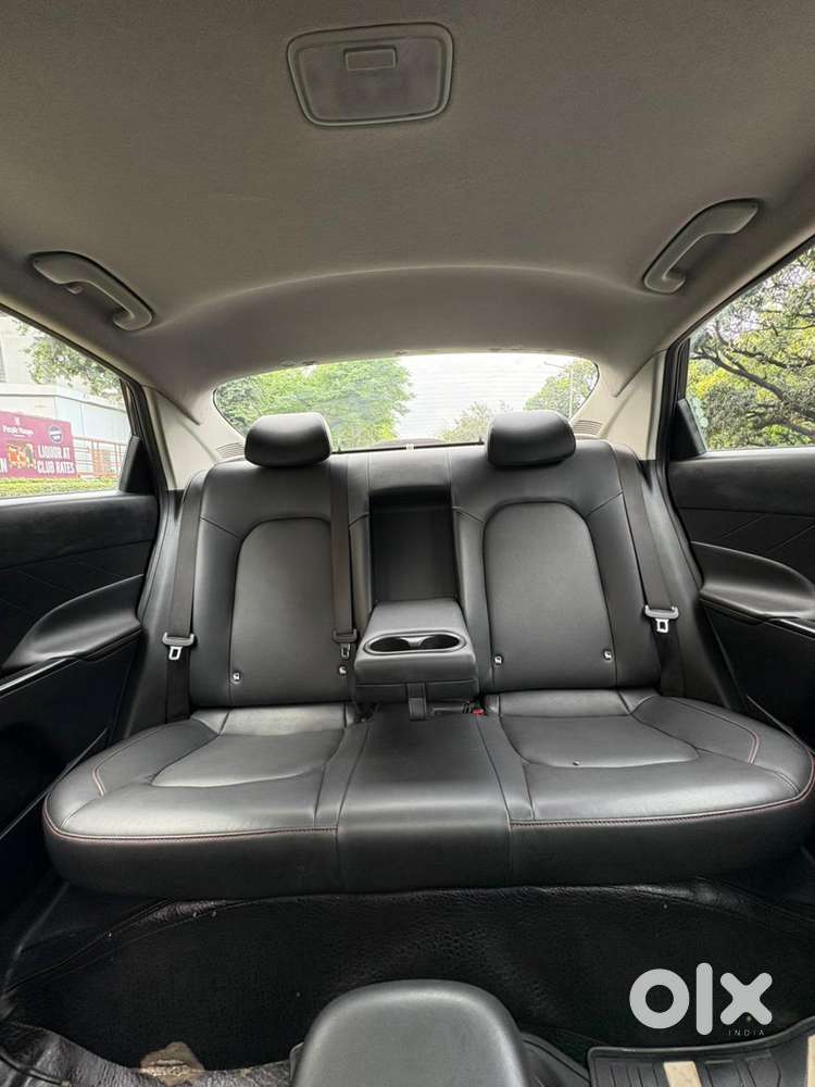 Hyundai Verna Sx (o) 1.5 Turbo Petrol Dct, 2023, Petrol