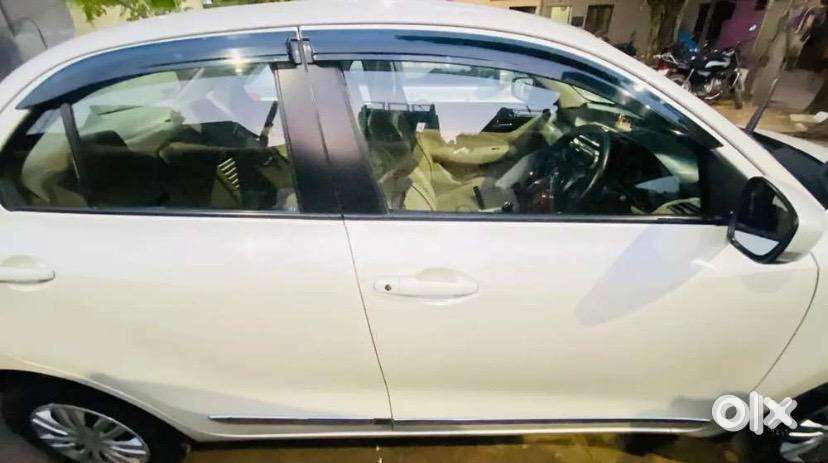 Dzire Vxi Cng 2022 Average 30+