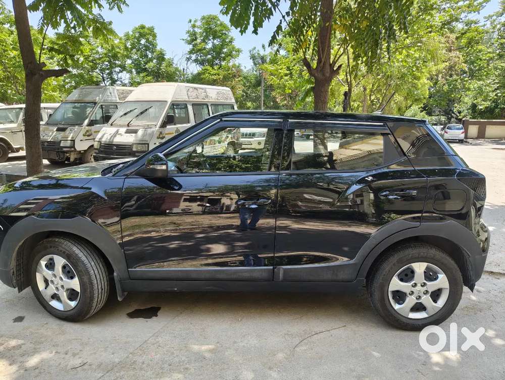 Mahindra Xuv 3xo 2025 Petrol 9600 Km Driven