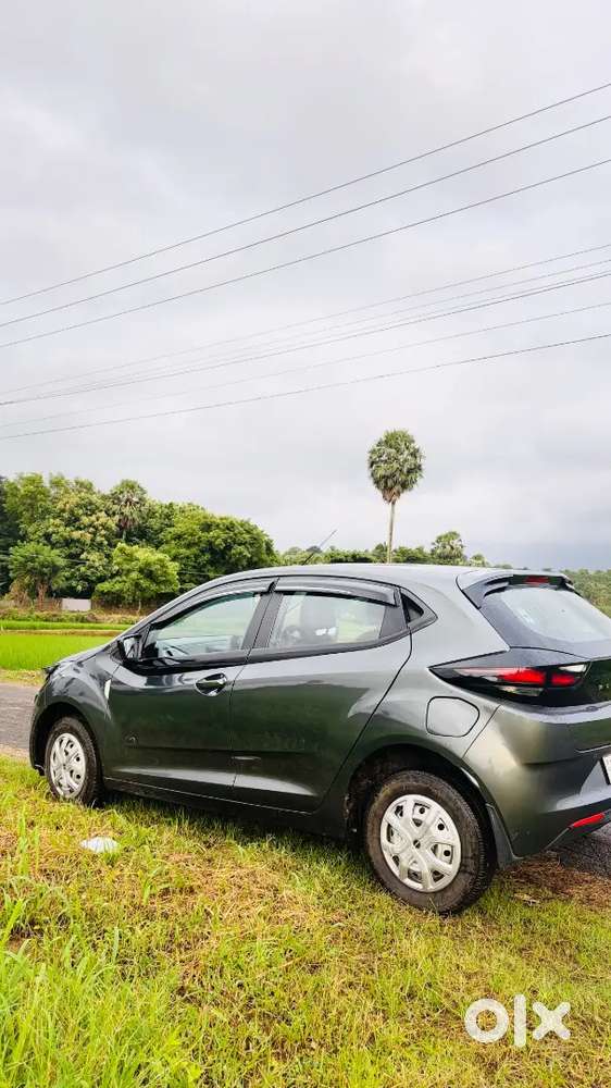 2022 Tata Altroz Petrol Manual First Owner