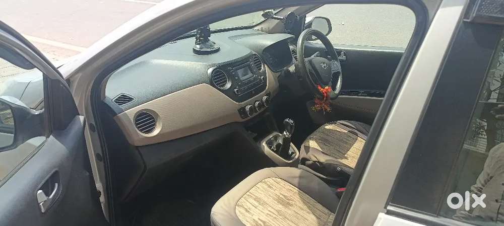 Hyundai Xcent Petrol 2015 Model 11 Mahina