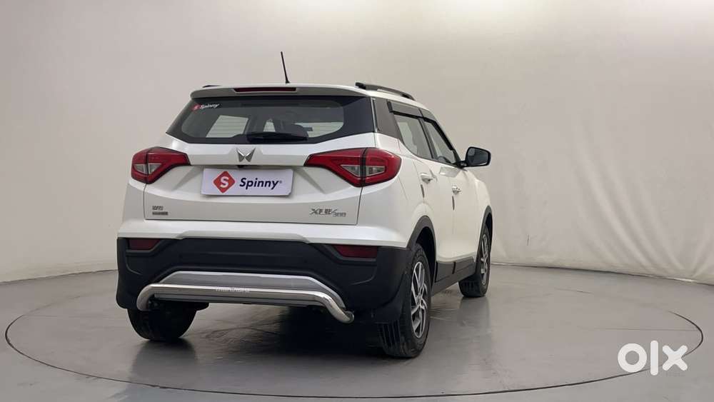 Mahindra Xuv300 1.2 W8 (o) Amt Petrol, 2022, Petrol