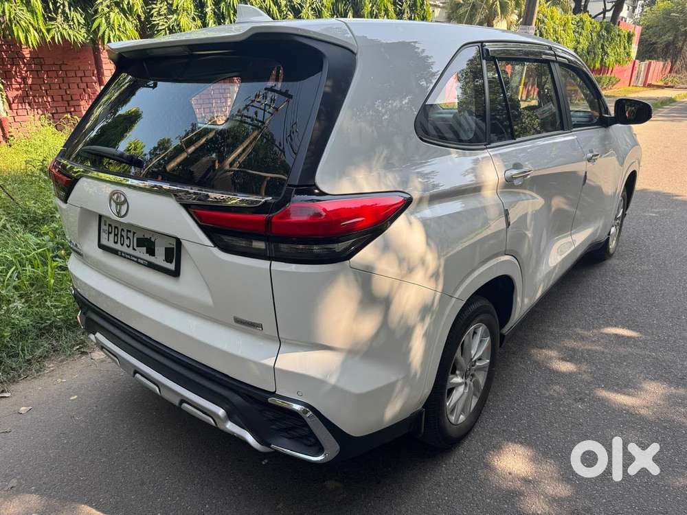 Toyota Innova Hycross 2.0 Gx 8 Str, 2025, Petrol