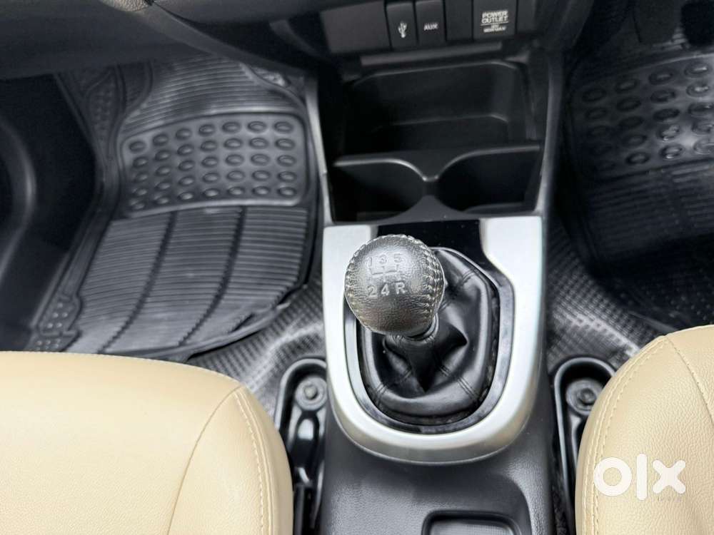 Honda Jazz V Mt Privilege, 2017, Petrol