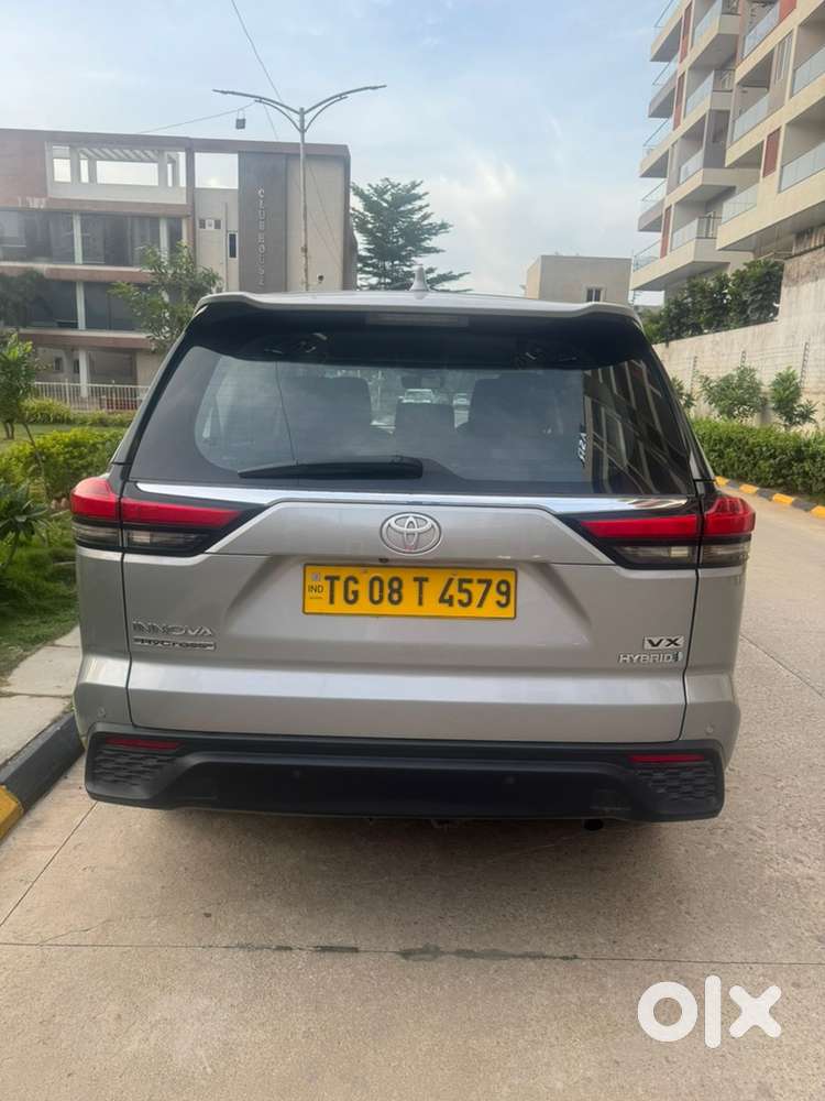 Toyota Innova Hycross 2024