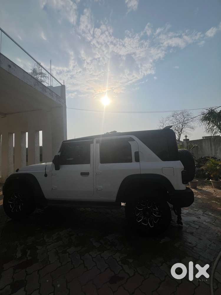 Mahindra Thar Roxx Petrol 2025
