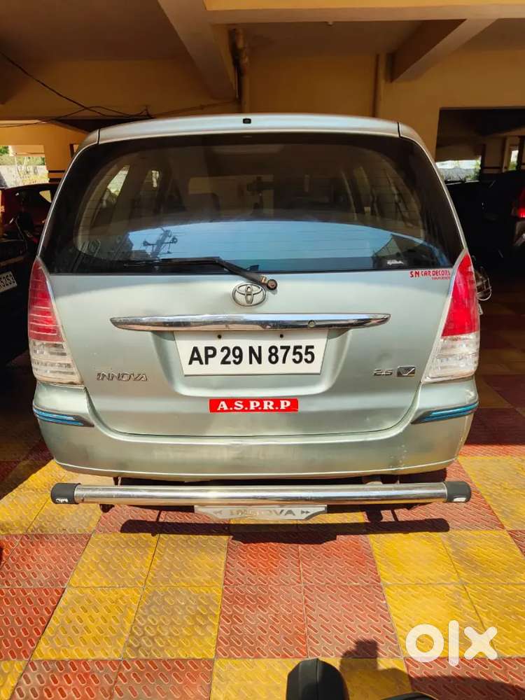 Innova 2006 V 2.5 8 Setter Ac Rear Ac Single Owner Original Paint