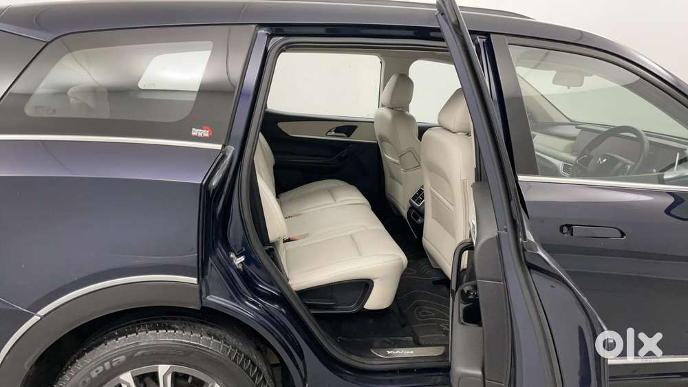 Mahindra Xuv700 2.2 Ax 7 Diesel At Luxury Pack Str, 2022, Diesel