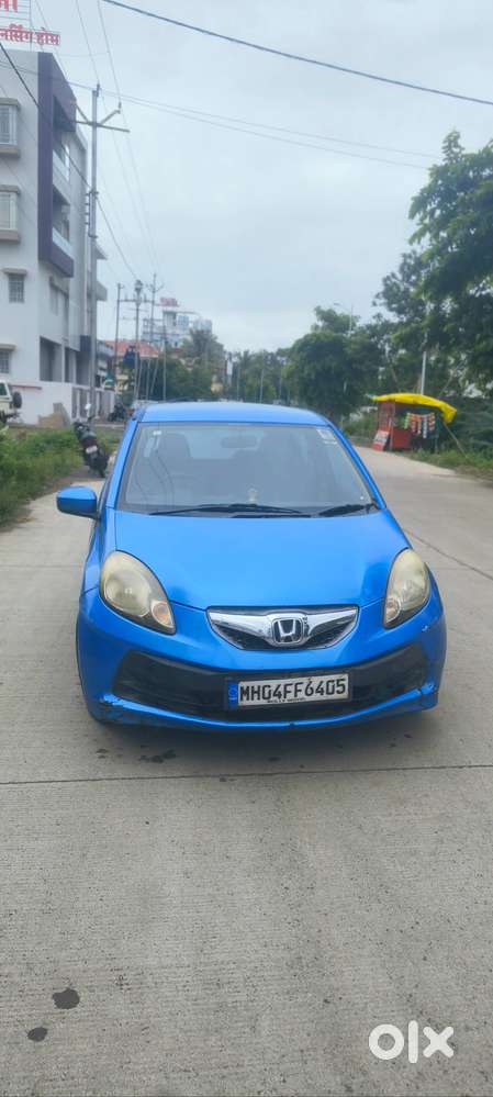Honda Brio V Mt-732 2012 Car