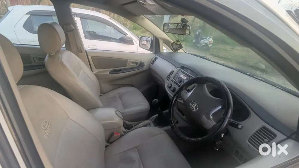 Toyota Innova 2014