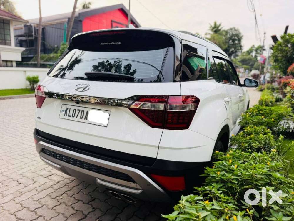 Hyundai Alcazar 2.0 Platinum (o) Petrol At 7 Str, 2023, Petrol