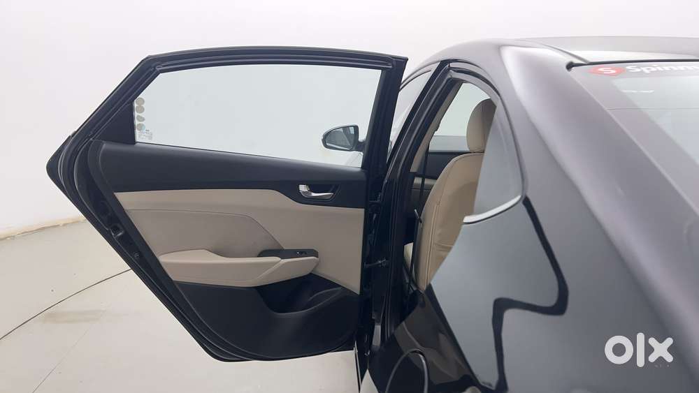 Hyundai Verna 1.5 Sx Ivt, 2022, Petrol