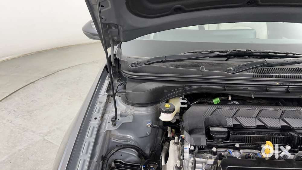 Hyundai Verna 1.5 Sx (o) Vtvt Ivt, 2025, Petrol