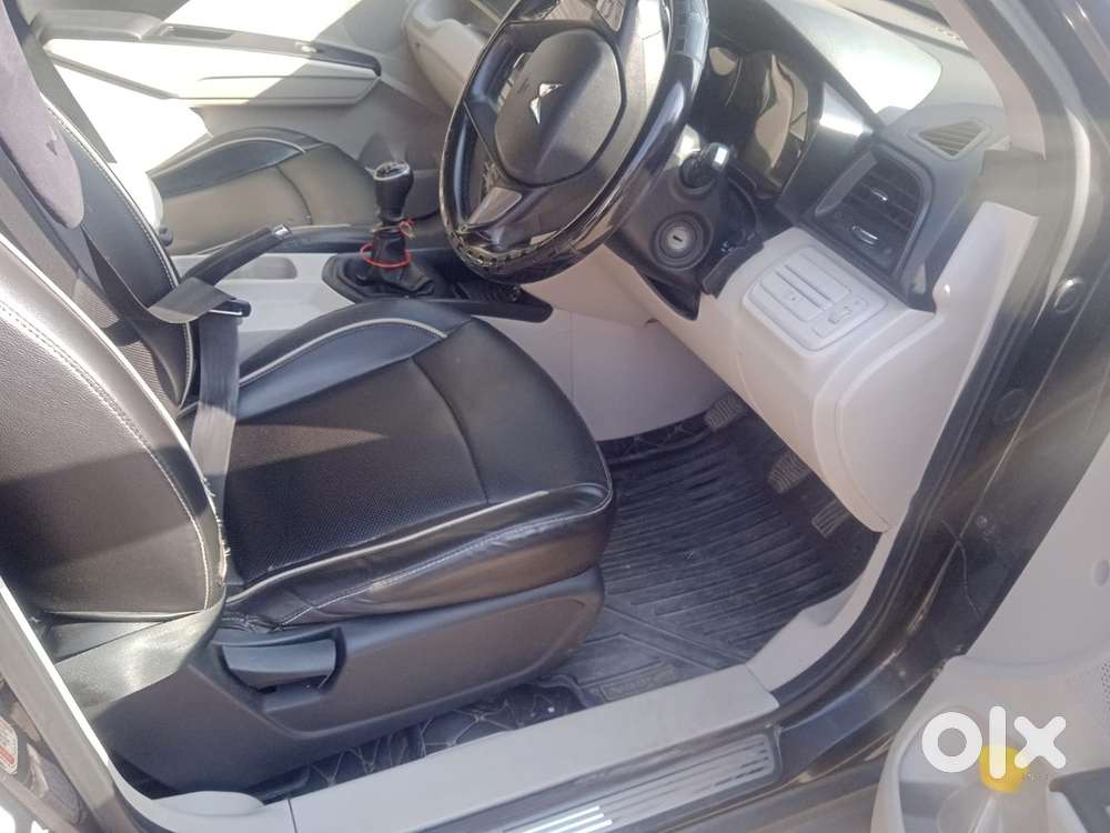 Mahindra Xuv300 2023 Diesel Well Maintained