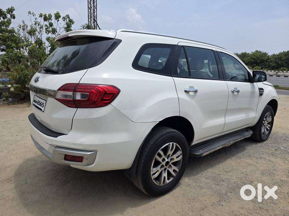 Ford Endeavour 2.2 Titanium At 4x2, 2017, Diesel