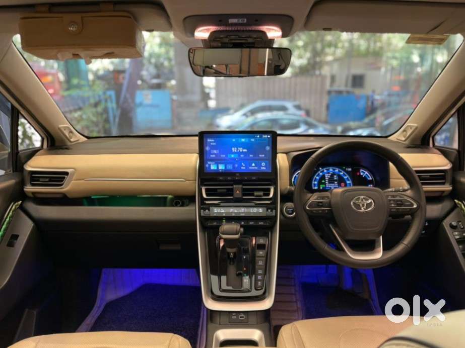 Toyota Innova Hycross 2.0 Zx Hybrid 7 Str, 2024, Petrol