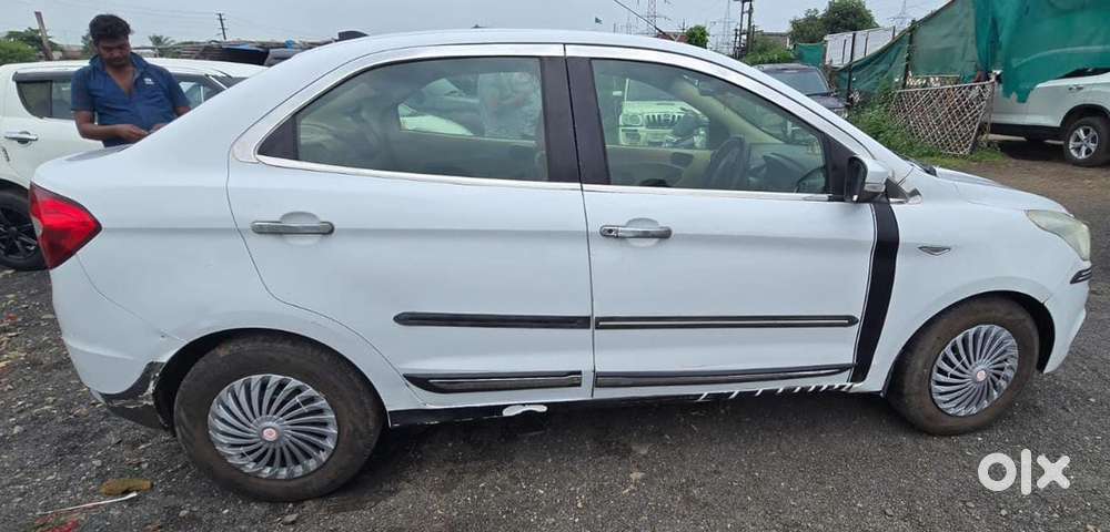 Ford Aspire Titanium Blu 2015