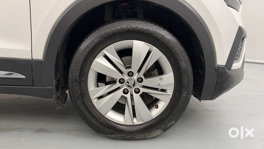 Skoda Kushaq 1.0 Tsi Ambition, 2022, Petrol