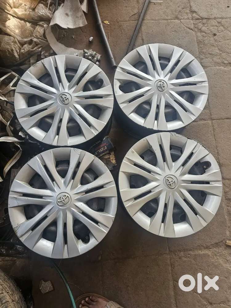 Innova original 4 wheel cap and wheel disc for sale - Spare Parts in ...