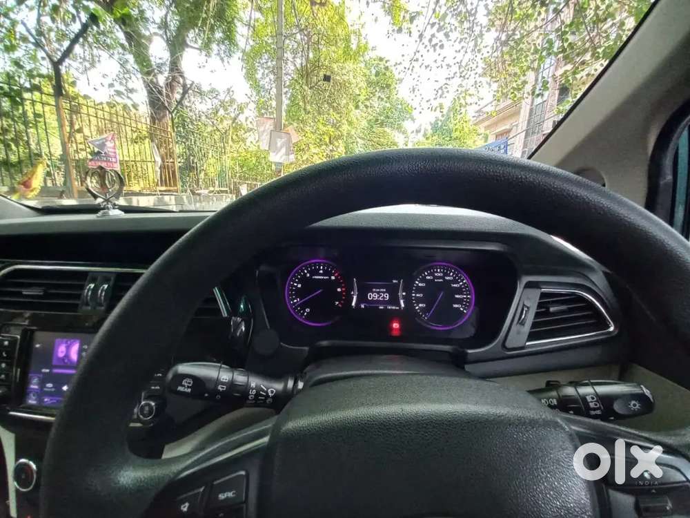 Mahindra Marazzo 2018