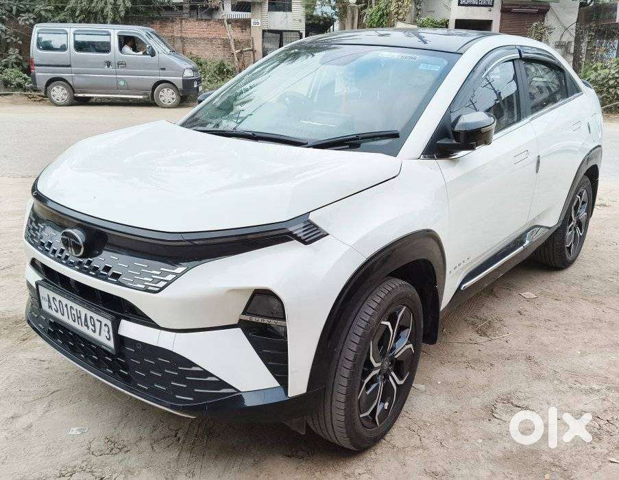 Tata Curvv Creative 1.2 Revotron Petrol 6mt, 2025, Petrol
