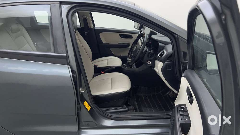 Tata Altroz 1.2 Xma Plus, 2023, Petrol