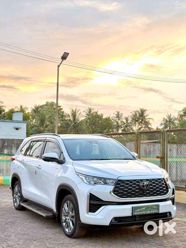 Toyota Innova Hycross 2.0 Zx (o) Hybrid 7 Str, 2025, Petrol