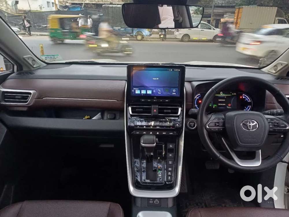 Toyota Innova Hycross 2.0 Zx (o) Hybrid 7 Str, 2024, Petrol