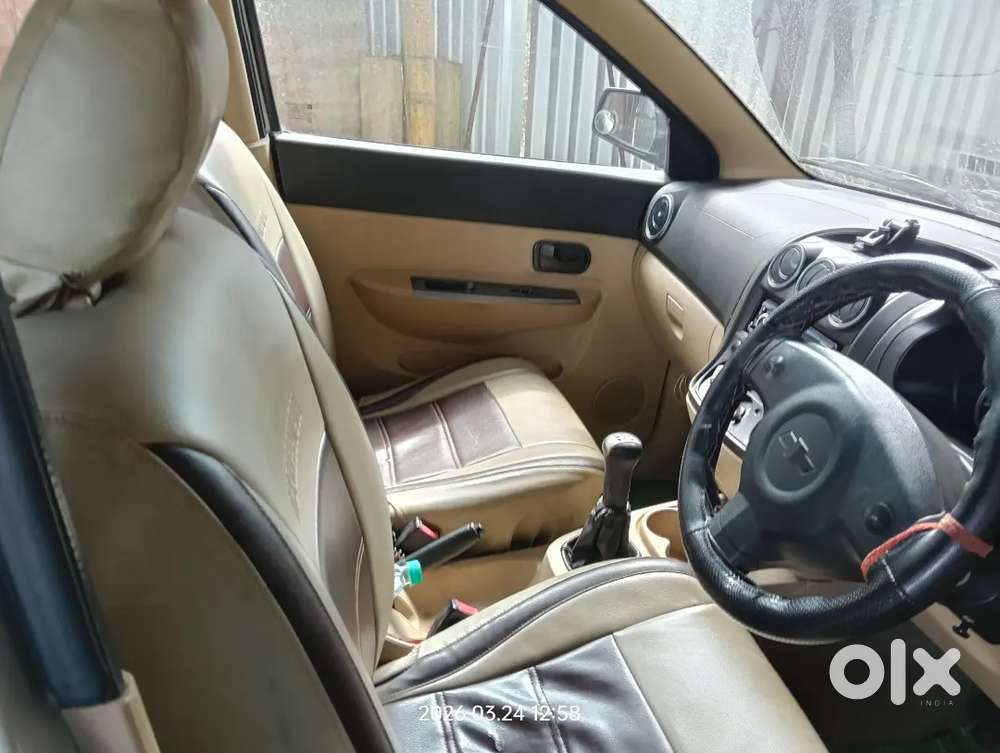 Seven Seater, Ac, Music System Adjustable N Folding Seats