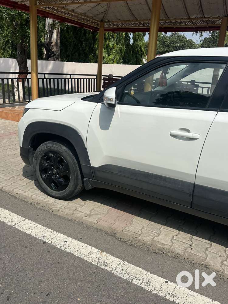 Maruti Suzuki Brezza 1.5 Vxi Smart Hybrid, 2023, Petrol
