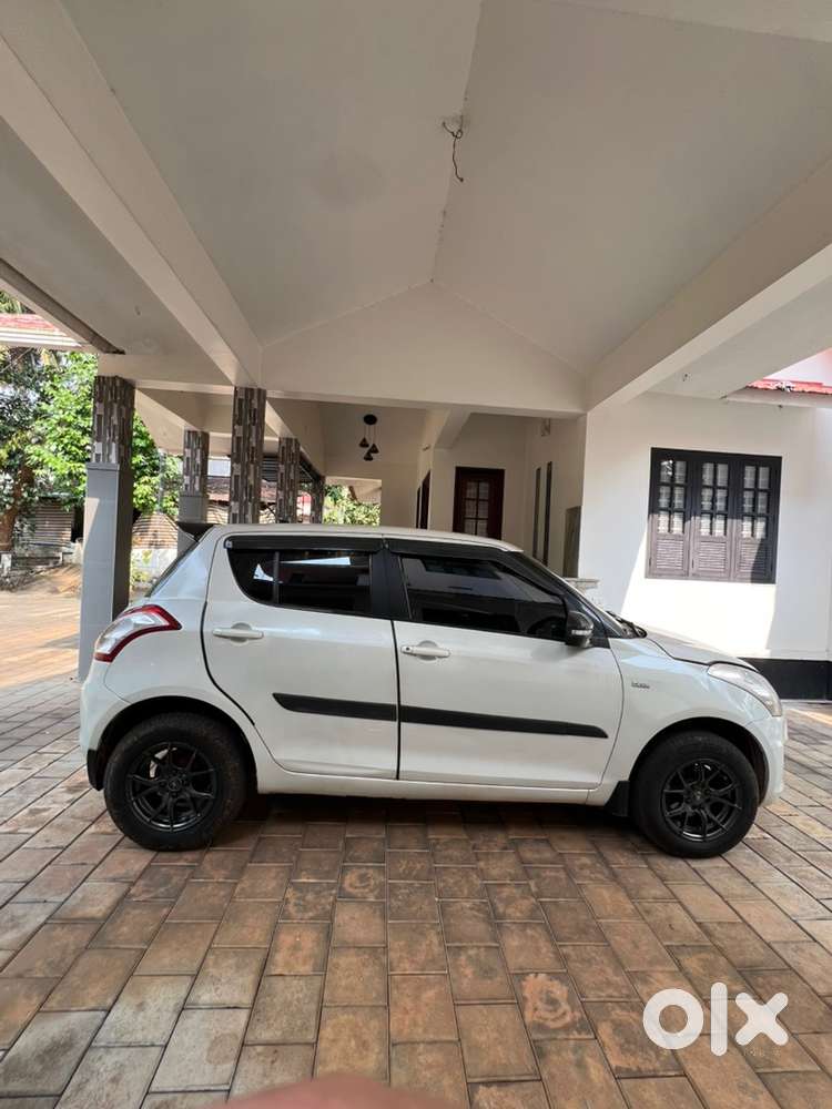 Maruti Suzuki Swift 2013 Diesel 129000 Km Driven