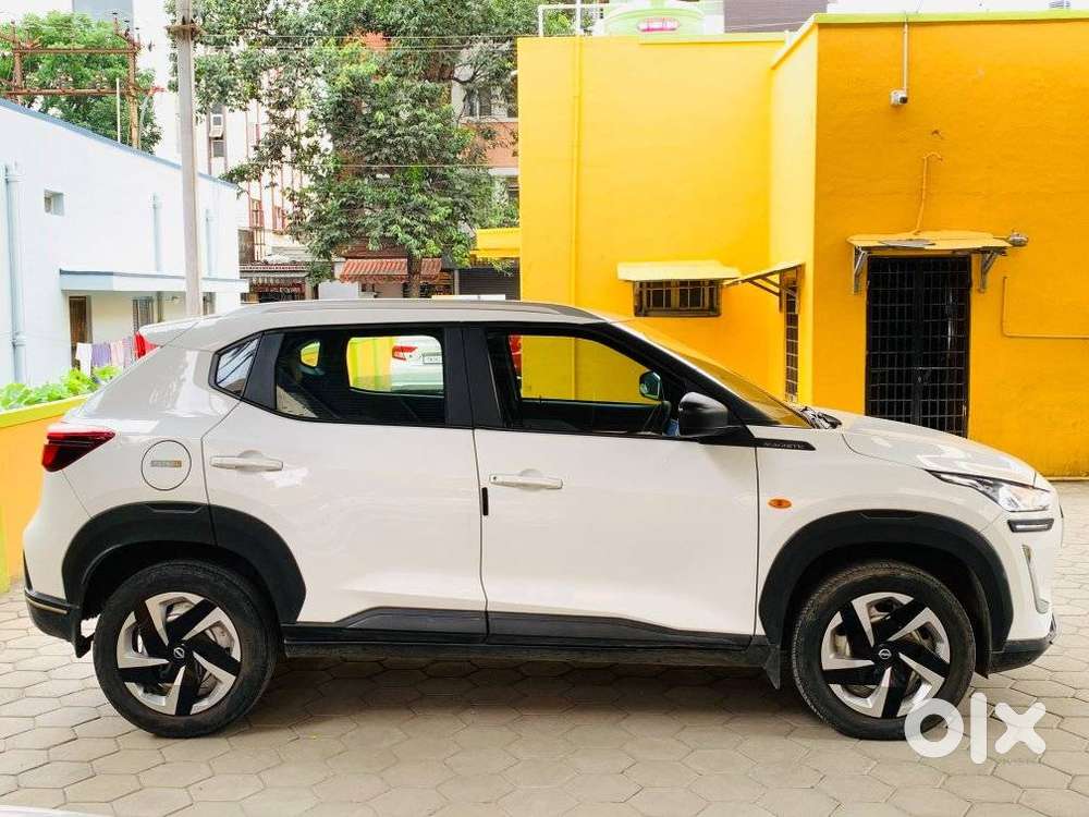 Nissan Magnite Kuro Edition Petrol Amt, 2024, Petrol