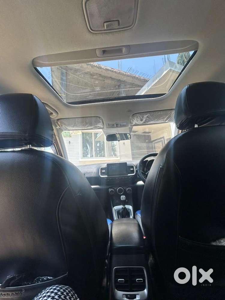 Sunroof, Cornering Lights , 24km/l In Highway.