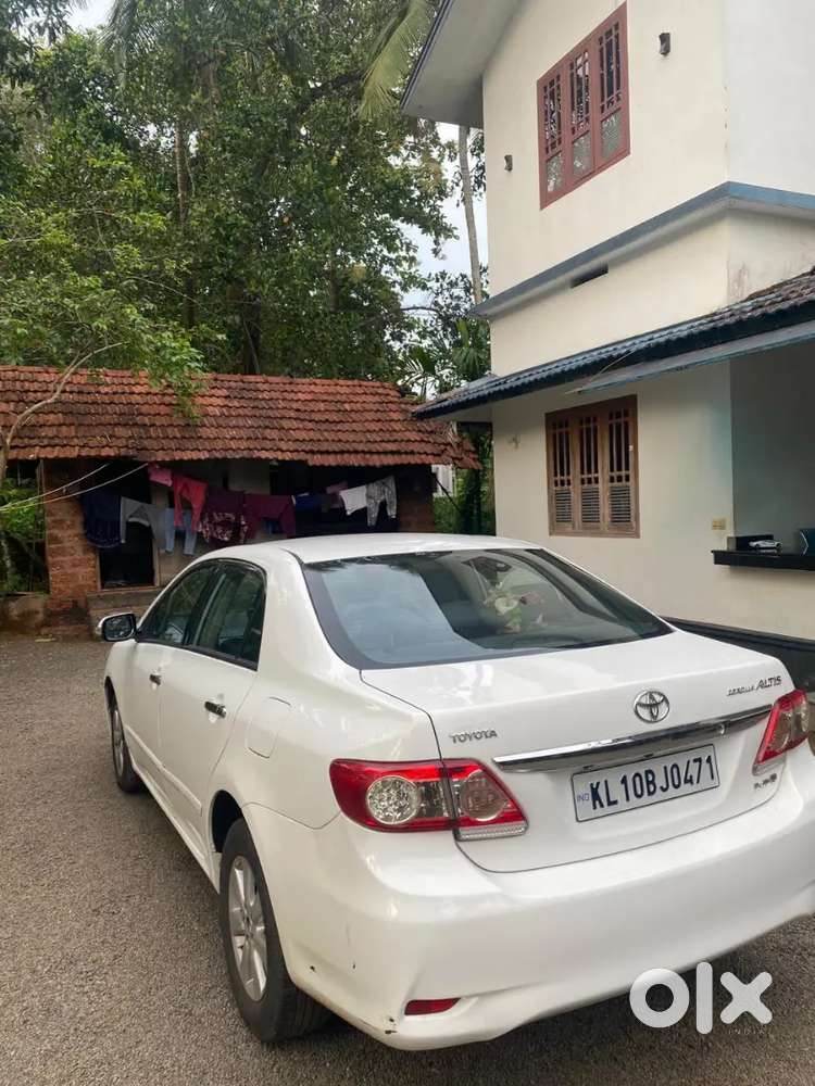 Toyota Corolla Altis 2013 Diesel 142000 Km Driven