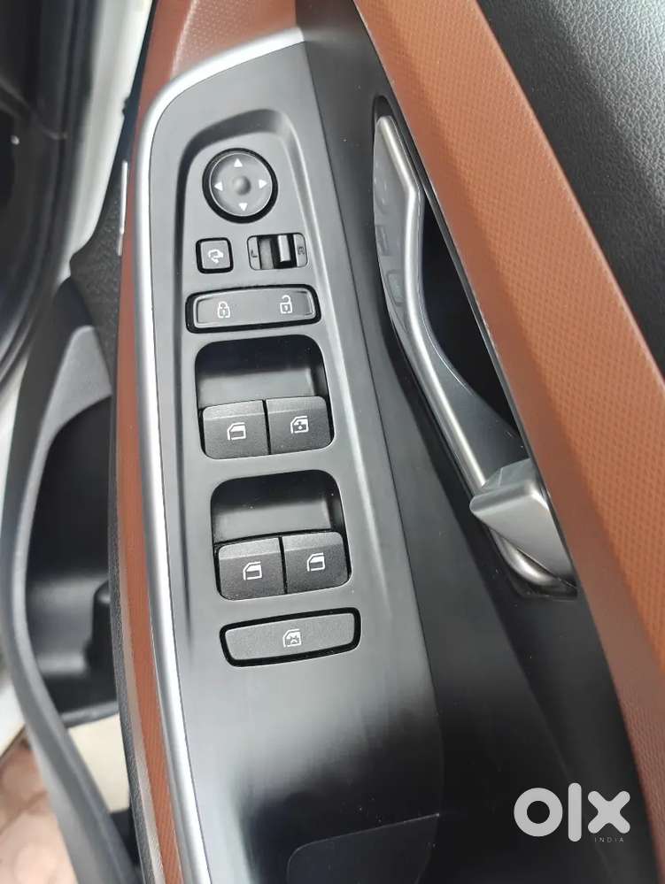 2021 Hyundai Alcazar Petrol Automatic 98500 Km