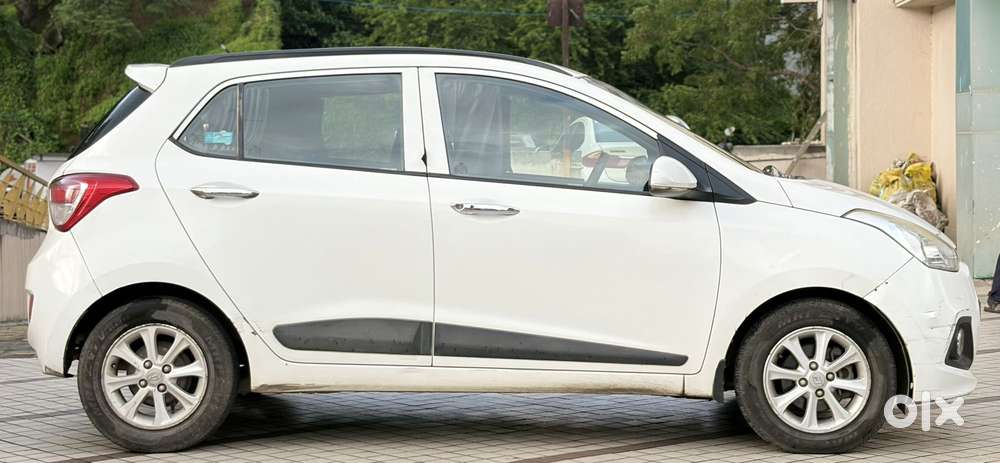 Hyundai Grand I10 Asta Option, 2015, Petrol