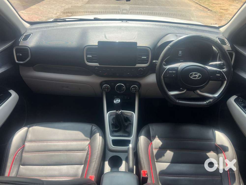 Hyundai Venue Sx Mt, 2023, Petrol