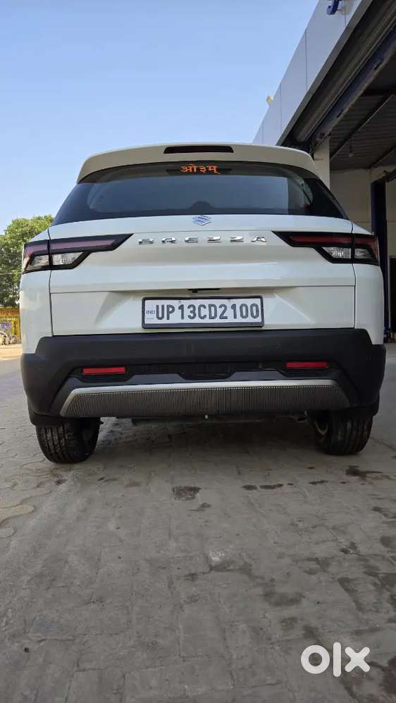 Top Model Alloy Wheel, Back Camera, Armrest