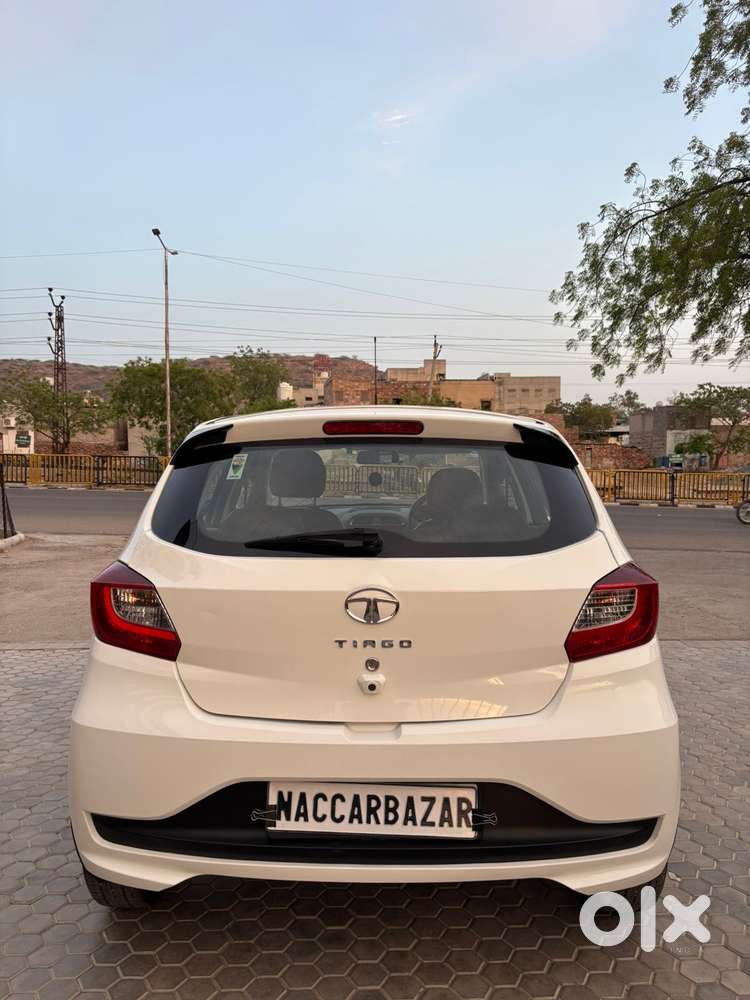 Tata Tiago 1.2 Revotron Xza, 2022, Petrol