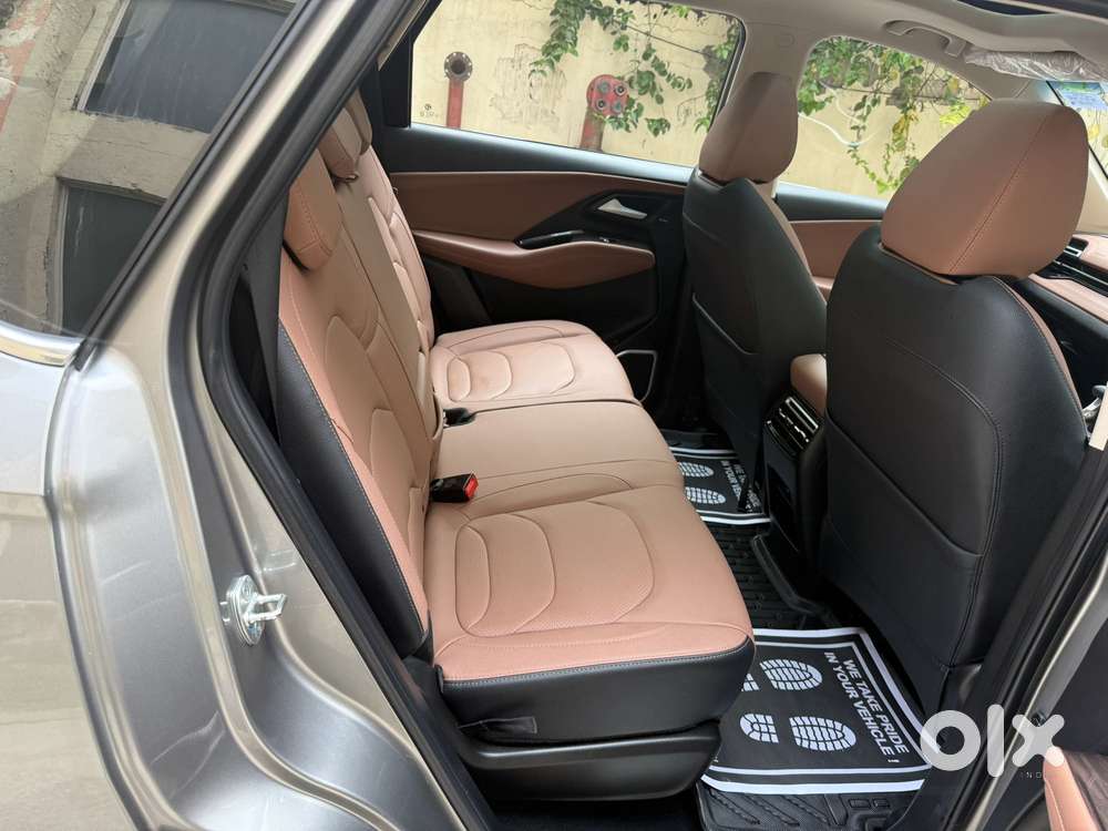 Mg Hector Plus 1.5 Sharp Turbo Cvt 6 Str, 2025, Petrol