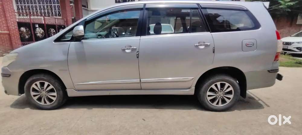 Toyota Innova 2015 Diesel Well Maintained