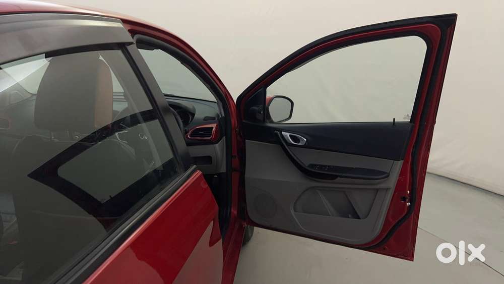 Tata Tiago Xz, 2016, Petrol
