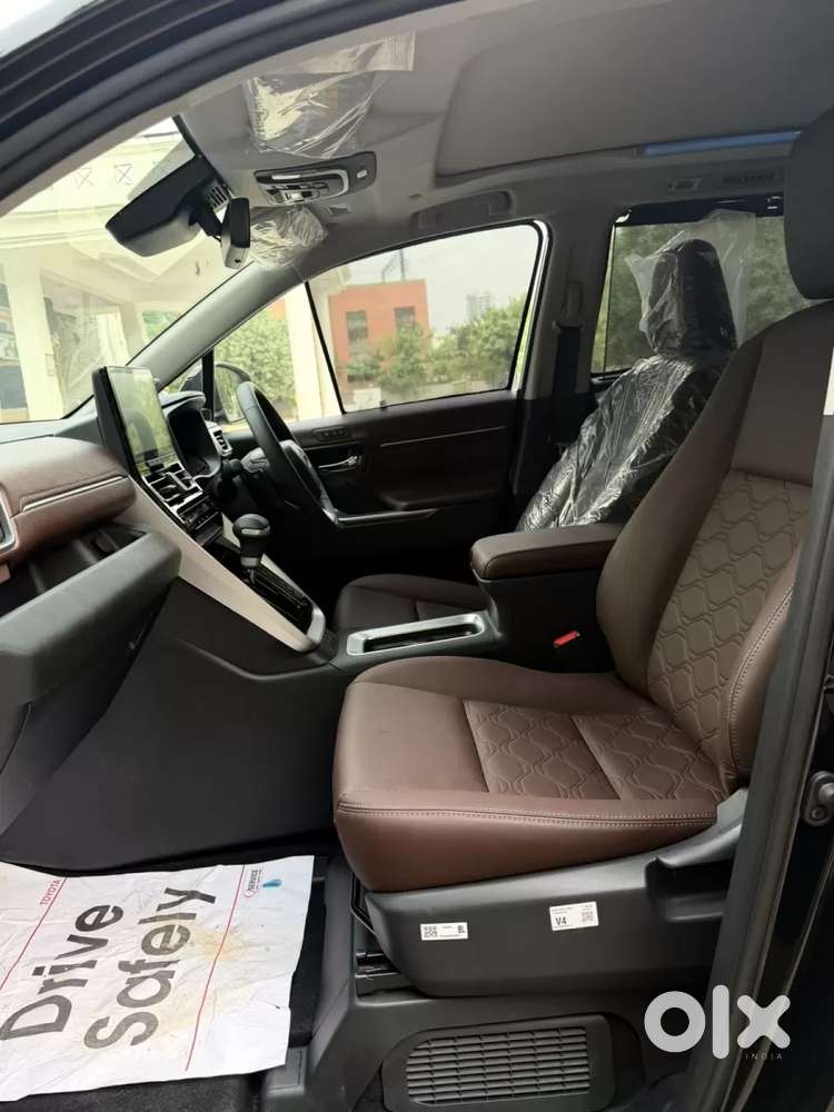 Toyota Innova Hycross, 2026, Petrol