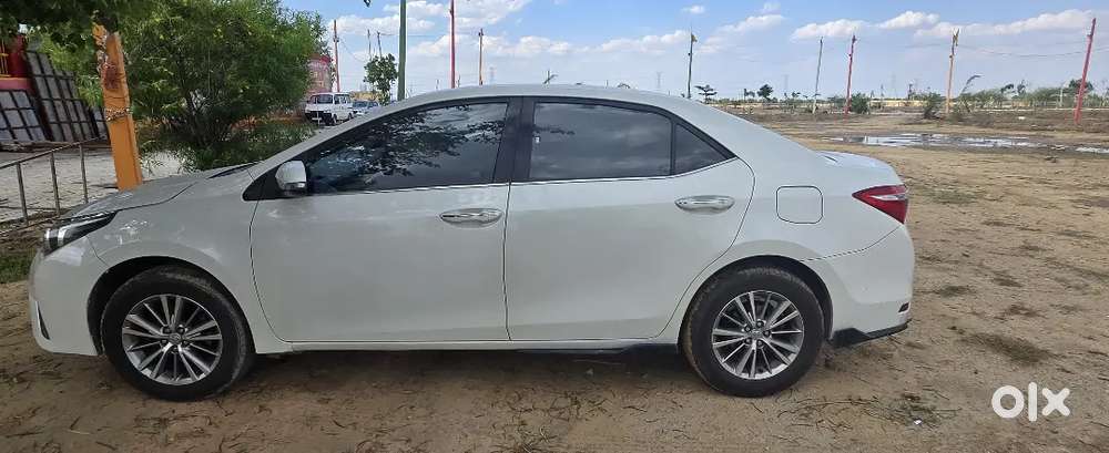 Toyota Corolla Altis 2014 Petrol Well Maintained