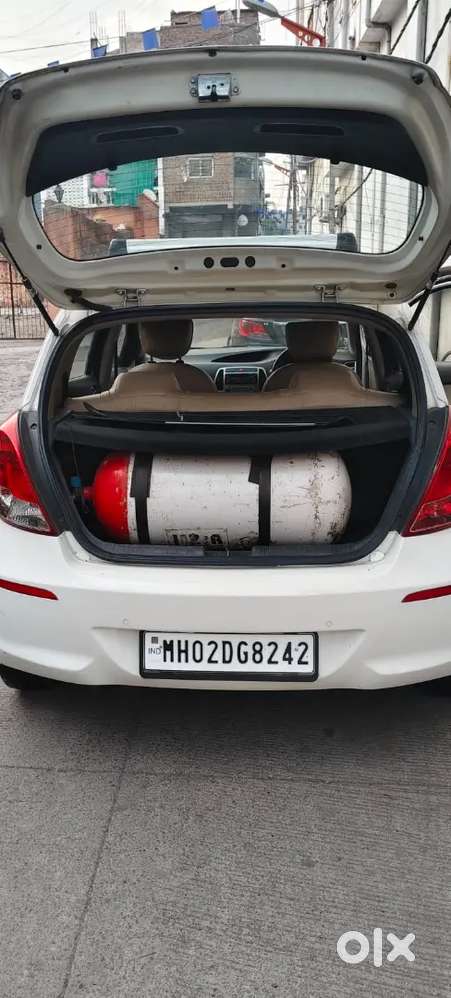 Hyundai I20 2014 Cng & Patrol 98000 Km Driven