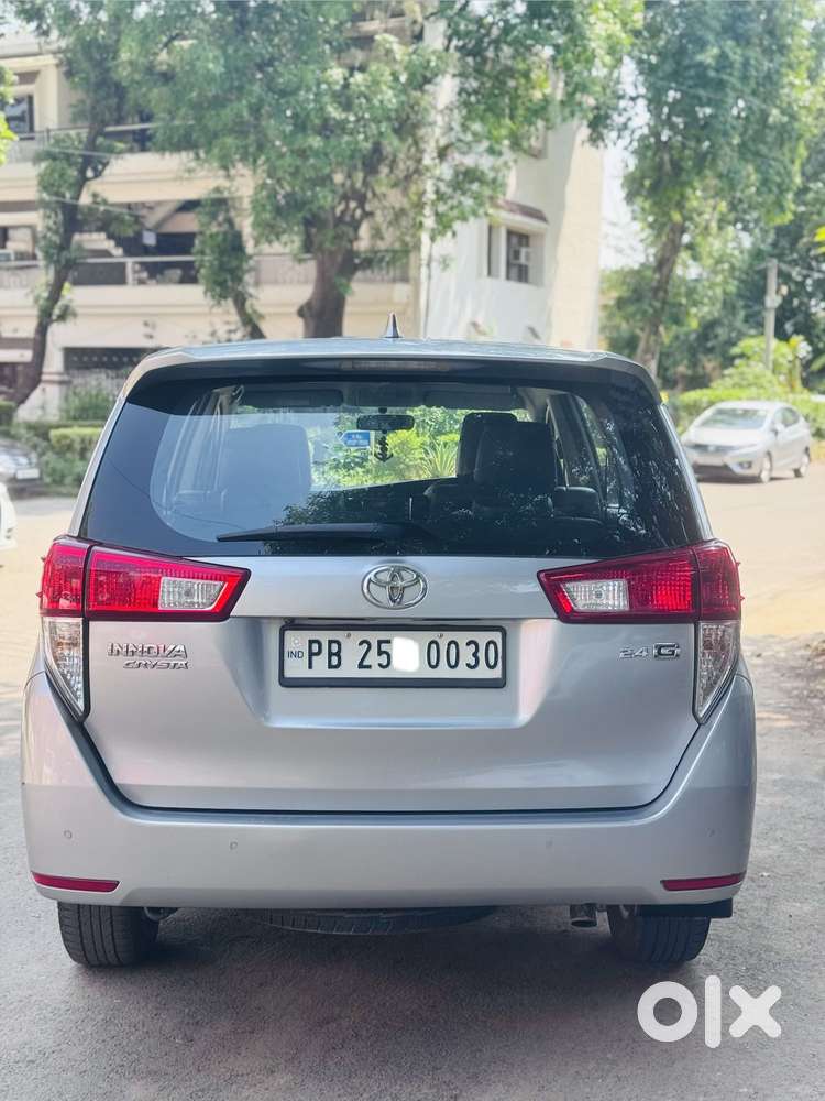 Toyota Innova Crysta [2020-ongoing] 2.7 Gx Mt 7 Str, 2022, Diesel